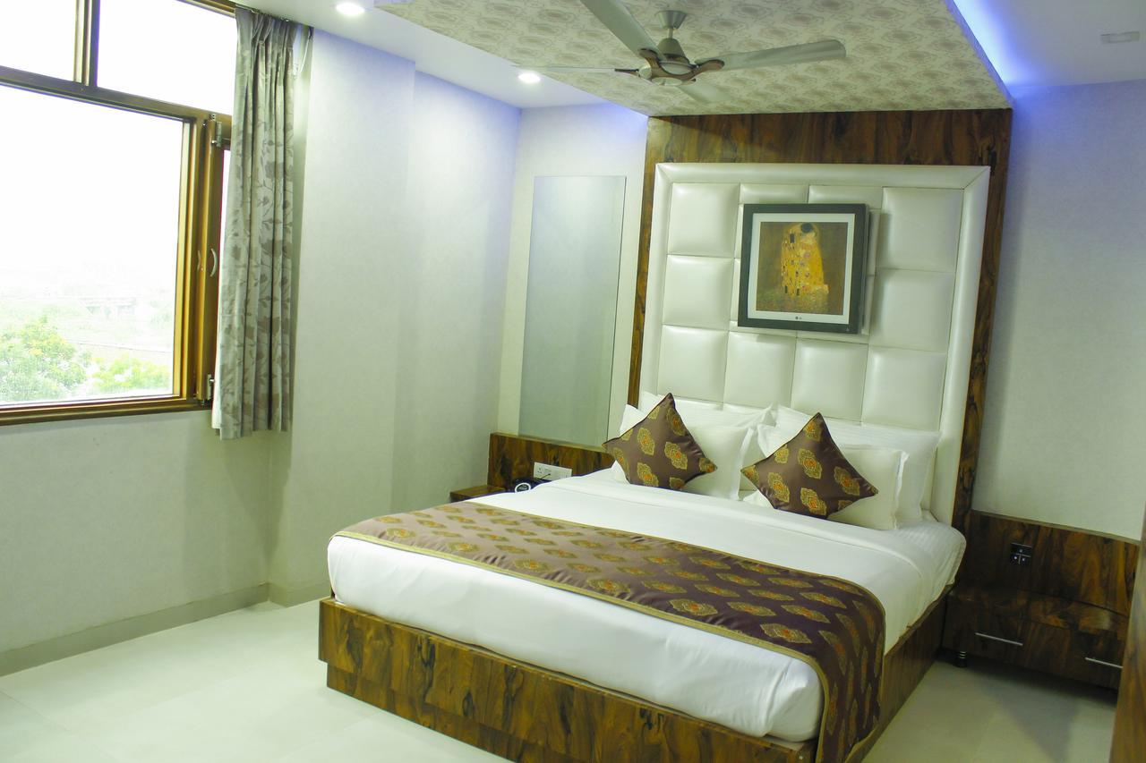 Tulip Continental Hotel Hamirgarh Zewnętrze zdjęcie